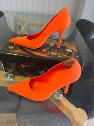 Zapatos de tacón Zara naranja talla 38