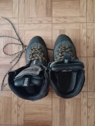 Botas de montaña Bestard robustas suela rígida