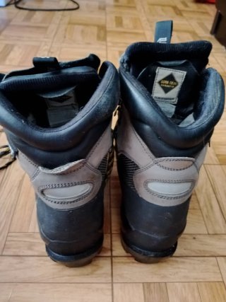 Botas de montaña Bestard robustas suela rígida