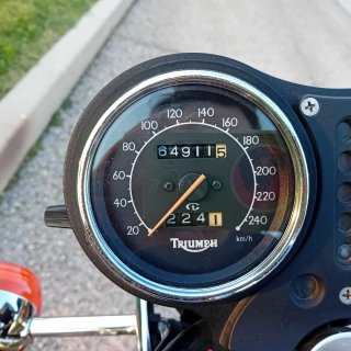 Triumph Legend TT 900