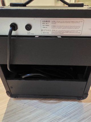 Amplificador Guitarra Ginelli MG-10 como nuevo