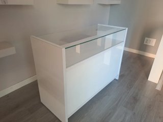 Mostrador blanco moderno cristal