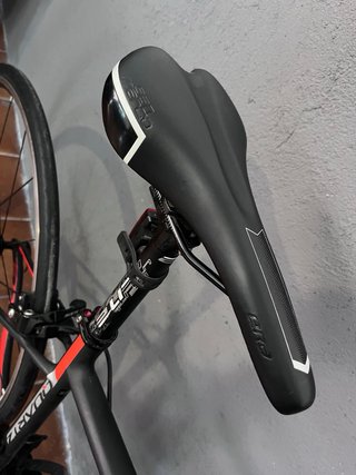 Bicicleta de carretera BH Quartz 3.0