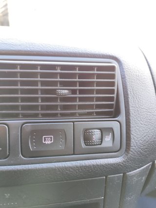 Volkswagen Golf 2000.