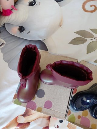 Botas Igor Niña Talla 26 y 24 y 28