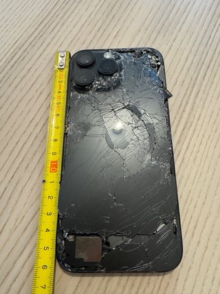 iPhone 16 Pro Max Roto Negro