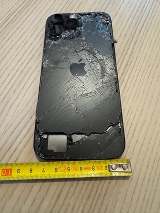 iPhone 16 Pro Max Roto Negro