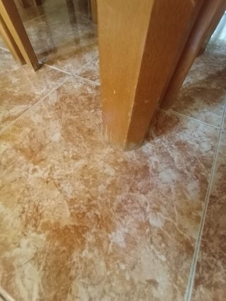 Conjunto mesa y sillas de madera