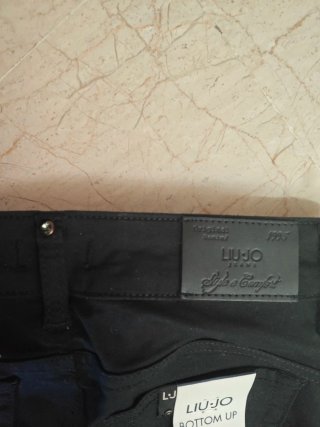 Pantalones Liu Jo negros talla 26