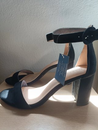 Zapatos de tacón Marypaz negros