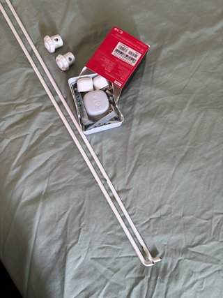 Cuna blanca con ruedas + colchón