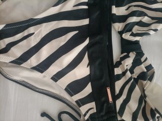 Bikini Isabel Mora cebra beige y negro