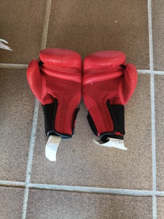 Saco y guantes de boxeo infantil Outshock