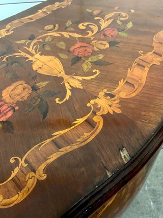 Cómoda antigua de madera. Cajonera.