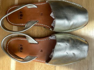 Menorquinas Avarca's Pop doradas talla 36