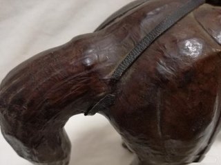Figura caballo cuero repujado antiguo