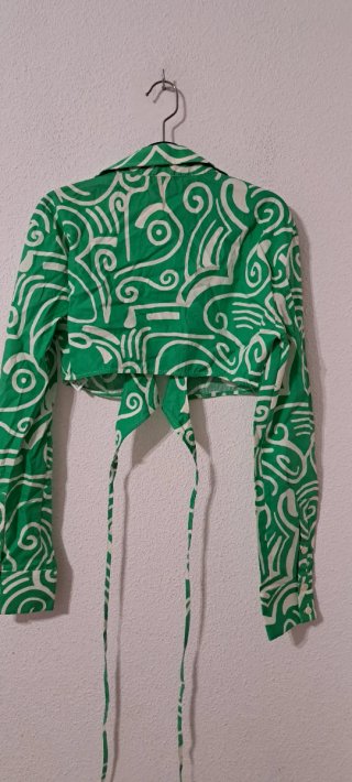Camisa Zara verde y blanca estampada