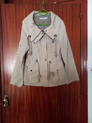 Chaqueta fina beige