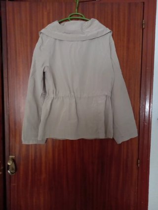 Chaqueta fina beige