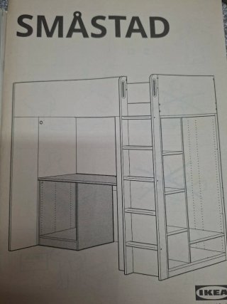 Litera Ikea con escritorio y armario