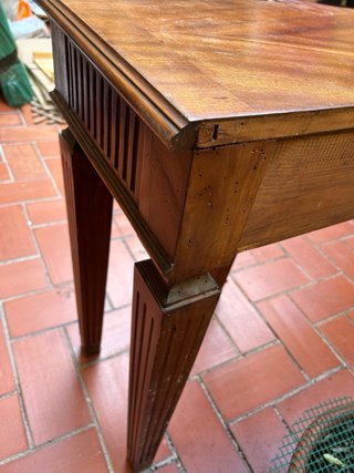 Aparador de madera maciza de época