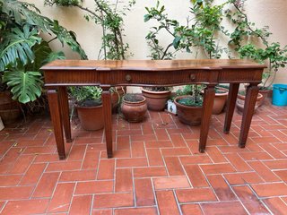 Aparador de madera maciza de época