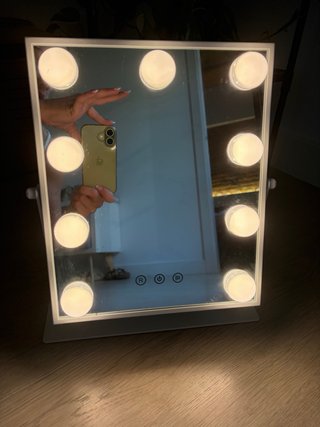 Espejo de maquillaje con luces LED
