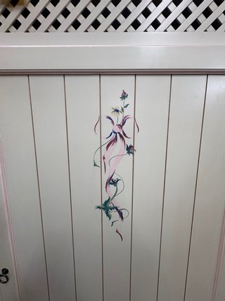 Armario retro blanco de madera