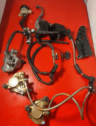 Recambios Yamaha RD 350 conjunto frenos.