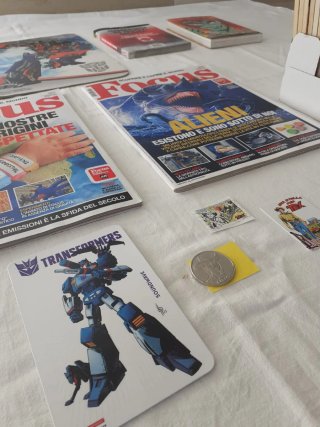 Lotto misto di fumetti e materiale da collezione