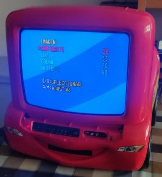 TV Disney Cars 14 Rayo McQueen con DVD integrado.