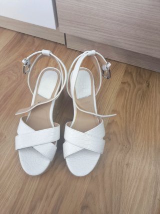 Sandalias cuña blancas