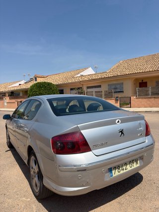 Peugeot 407 HDI diésel en buen estado general.