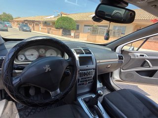 Peugeot 407 HDI diésel en buen estado general.