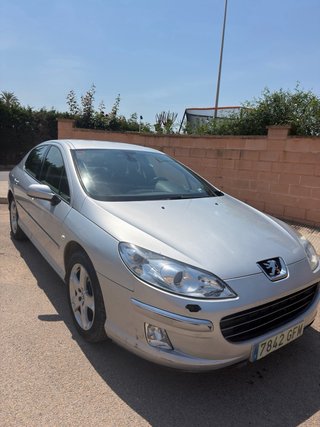 Peugeot 407 HDI diésel en buen estado general.