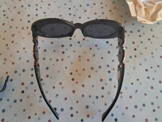 Gafas de sol negras nuevas