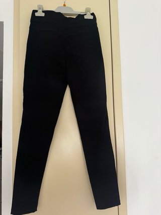Pantalones pitillo negros