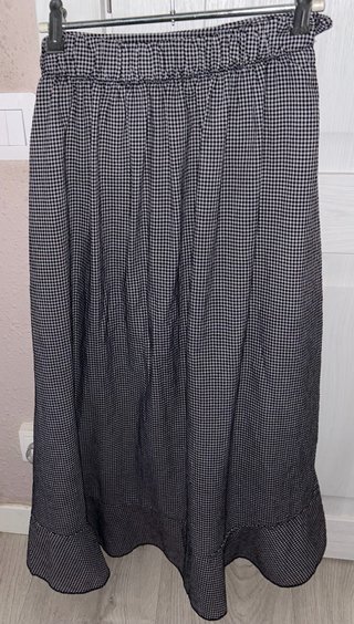 Falda midi cuadros vichy negros y grises