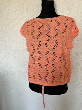 Conjunto de camisa y chaleco en naranja