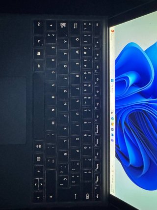 Ordenador portátil Microsoft Surface Pro i7