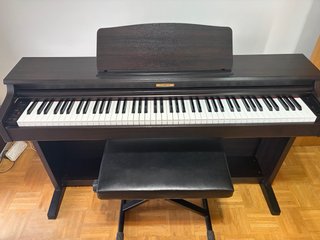 Piano Kawai Marrón con Banqueta