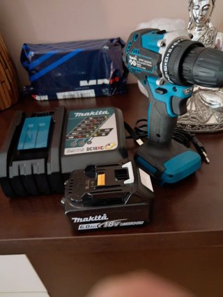 Taladro y Cargador Makita 18V 6Ah con cargador mak