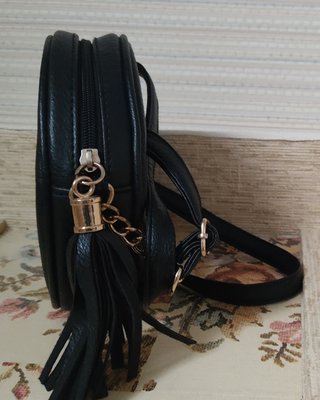 Bolso bandolera redondo Atmosphere negro