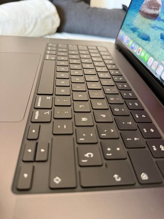 MacBook Pro 16 (2024) M3 Pro 18GB/512GB