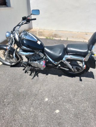 Suzuki Intruder 250cc Negra