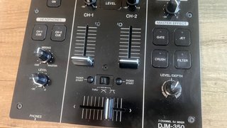 Mesa DJ Pioneer DJM-350 Negra