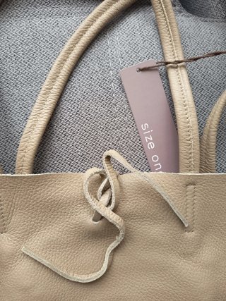Bolso Piel Beige Grande Práctico