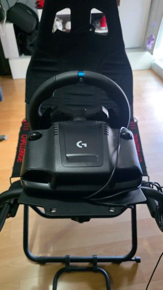 Volante Logitech G923 y Silla Playseat