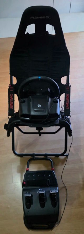 Volante Logitech G923 y Silla Playseat