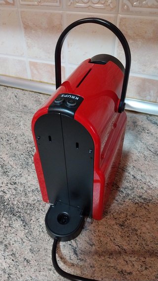 Cafetera Nespresso Krups Inissia Roja